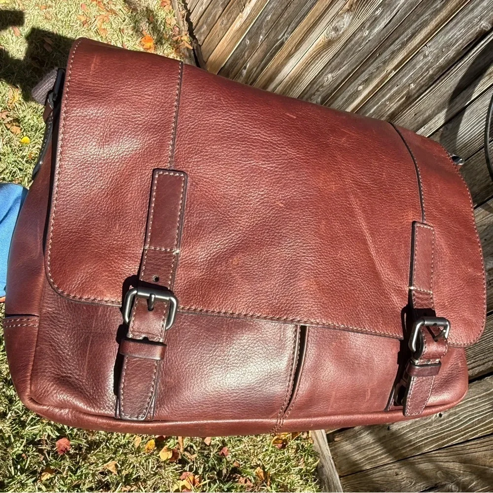 ▶️ Fossil ◀️ Brown Leather Messenger Computer Bag